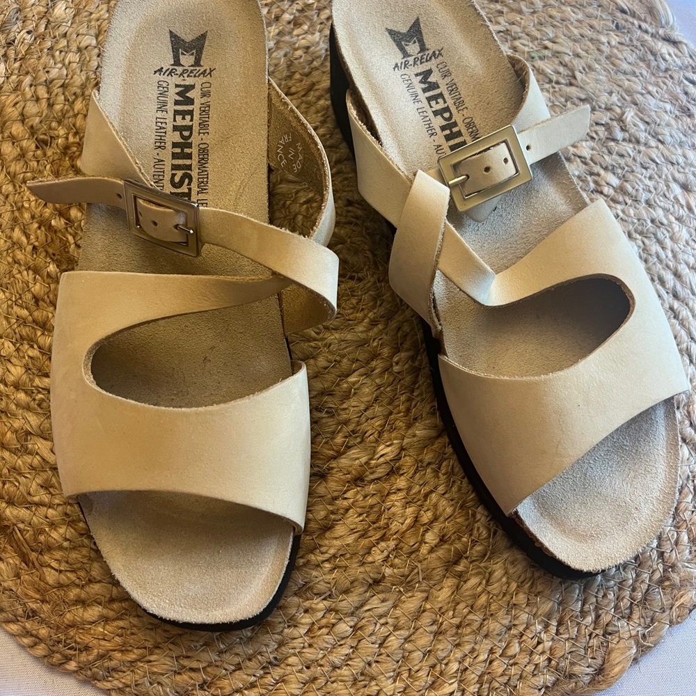 Mephisto Beige Strappy Sandals with Buckle (size 39) - Picture 4 of 5